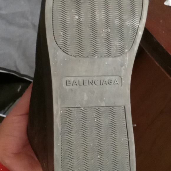 Selling  Balenciaga sneak 100 💯 real - Picture 5 of 5